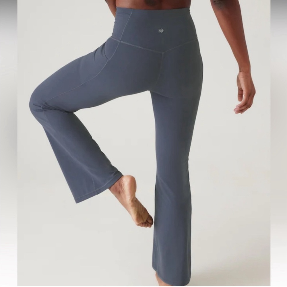 Athleta salutation stash high rise flare pants size small granite blue
